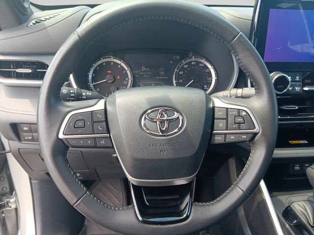 Used 2023 Toyota Highlander XSE AWD/4WD image 11