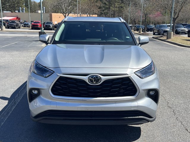 Certified 2025 Toyota Highlander XLE image 2