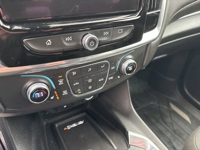Used 2023 Chevrolet Traverse LT image 24