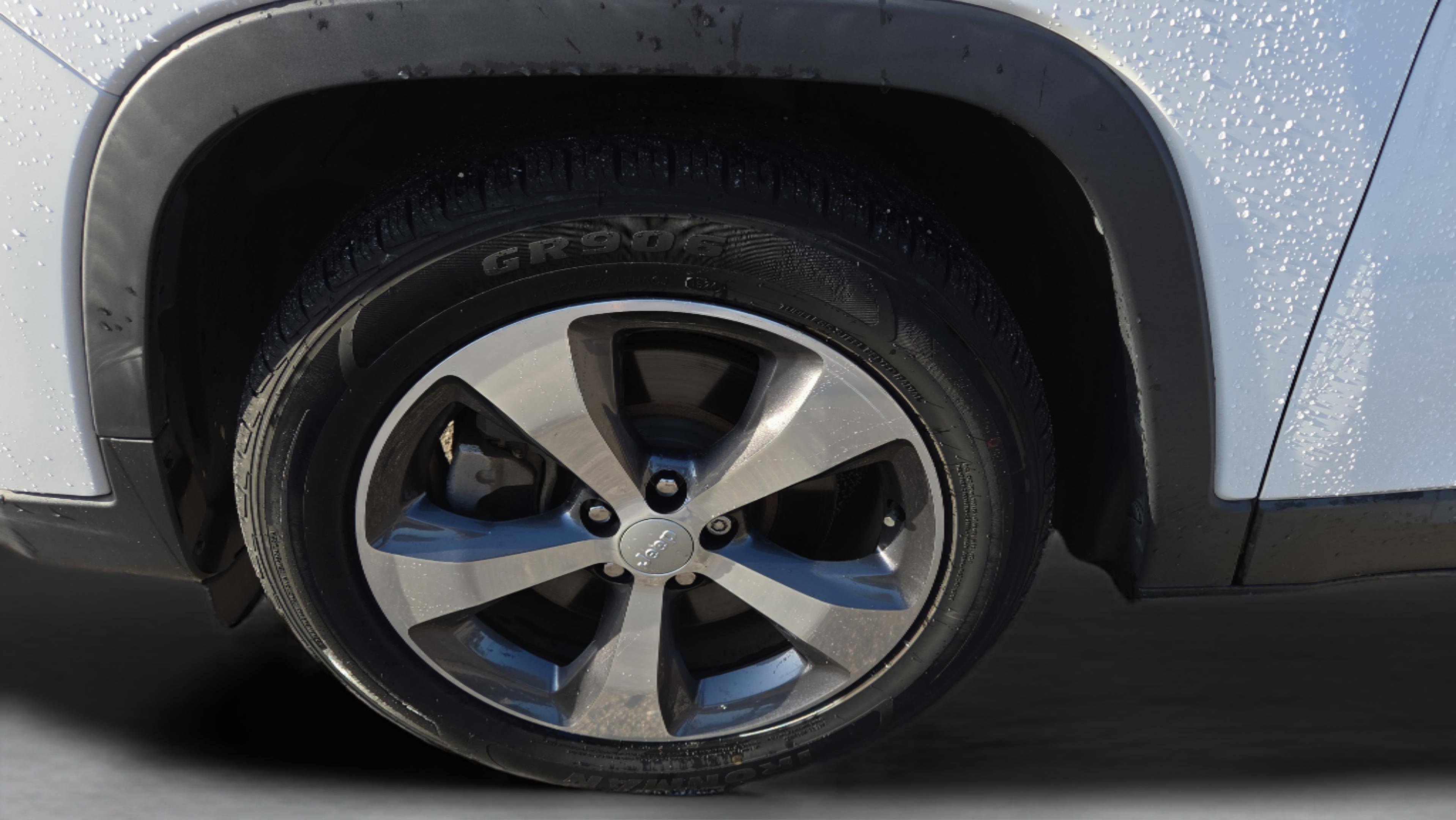 Used 2019 Jeep Cherokee Limited image 21