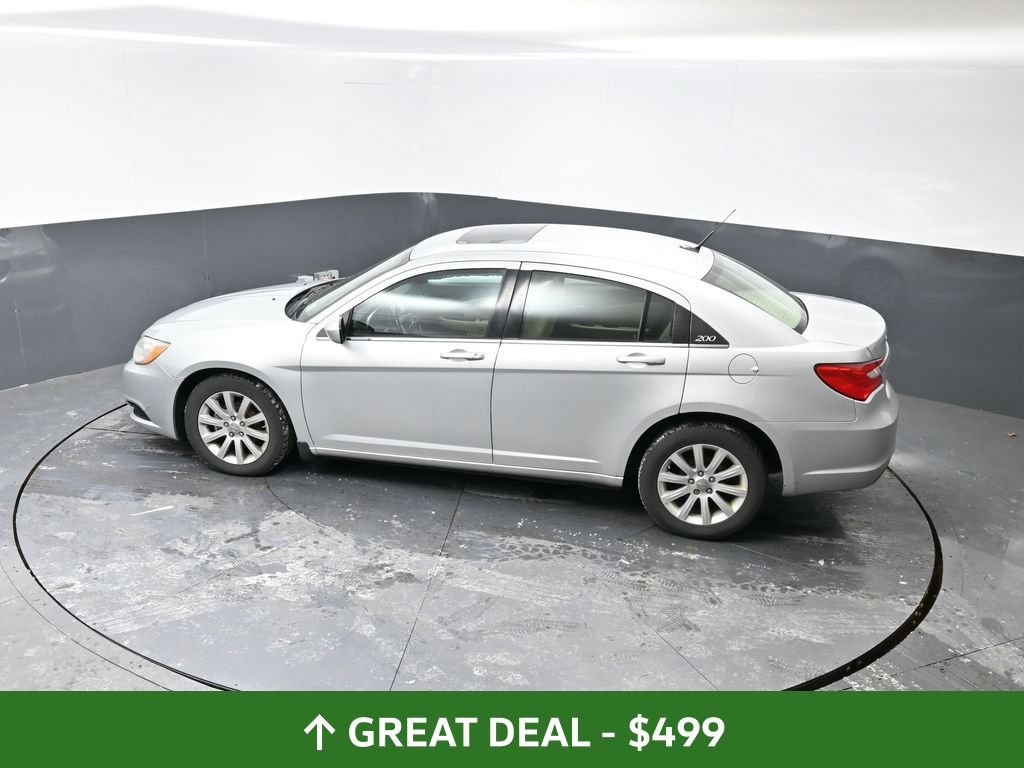 Used 2011 Chrysler 200 Touring FWD image 19