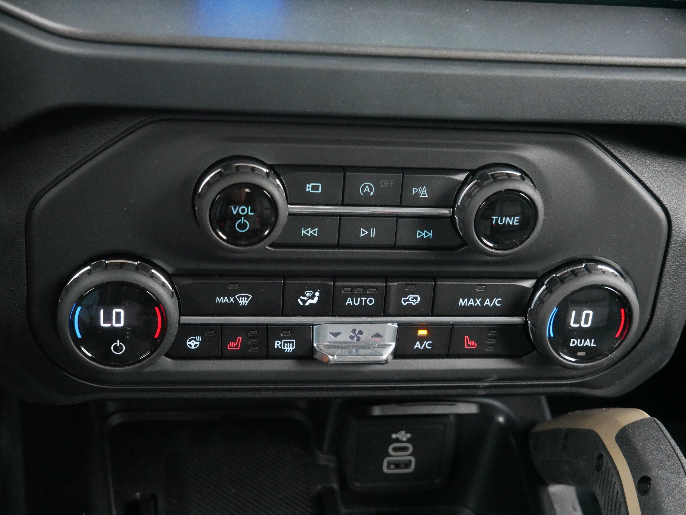 Used 2026 Ford Bronco Badlands AWD/4WD image 23