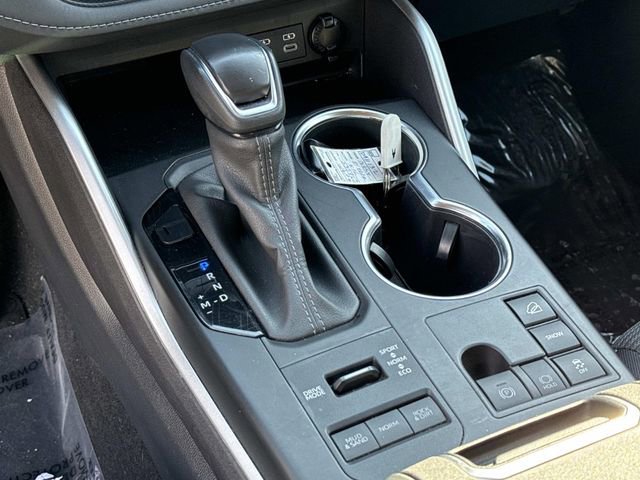 Used 2024 Toyota Highlander LE image 22