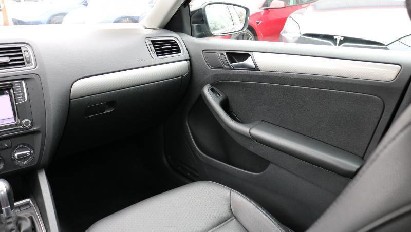 Used 2017 Volkswagen Jetta SE image 14