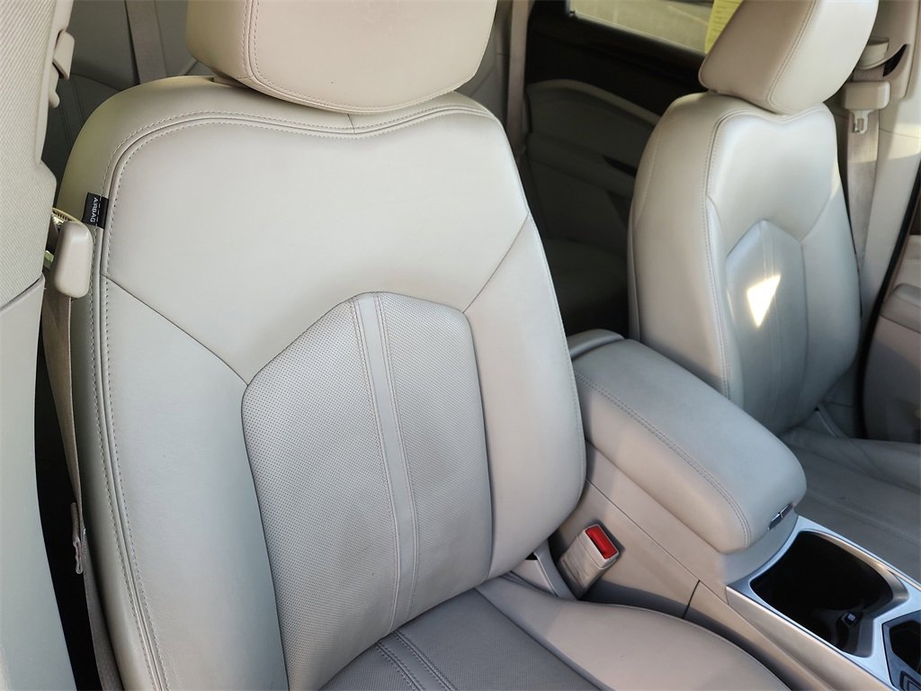 Used 2015 Cadillac SRX Luxury w/ Trailering Package image 18