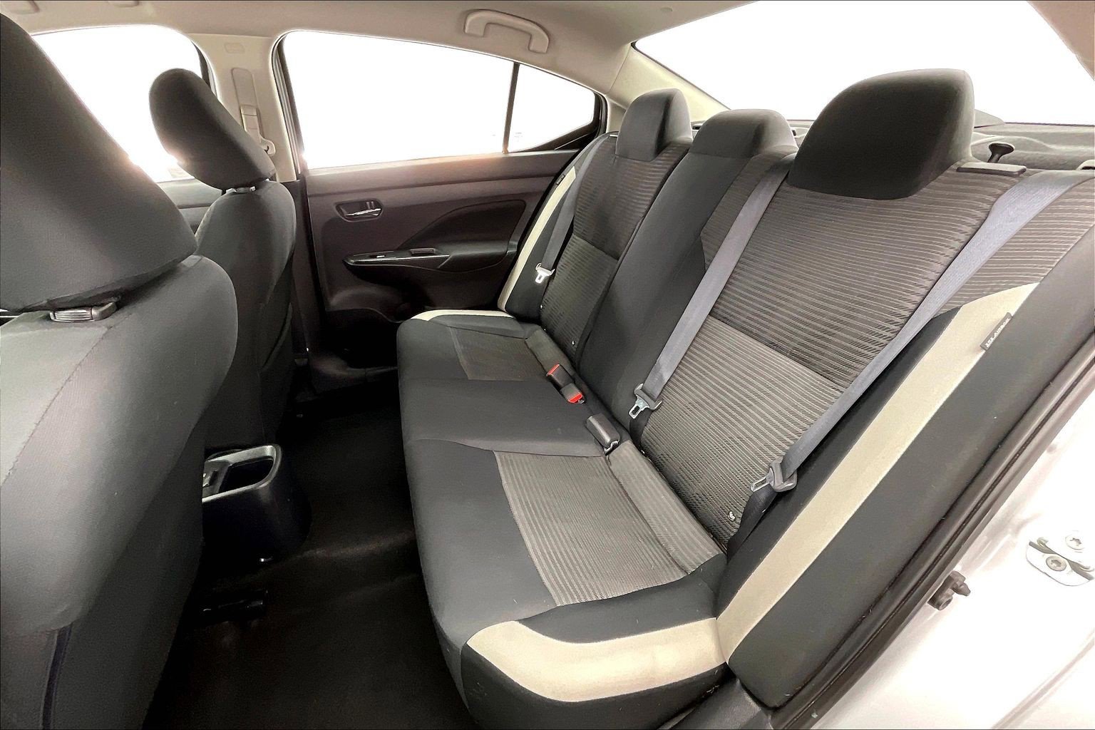 Used 2021 Nissan Versa SV FWD image 19