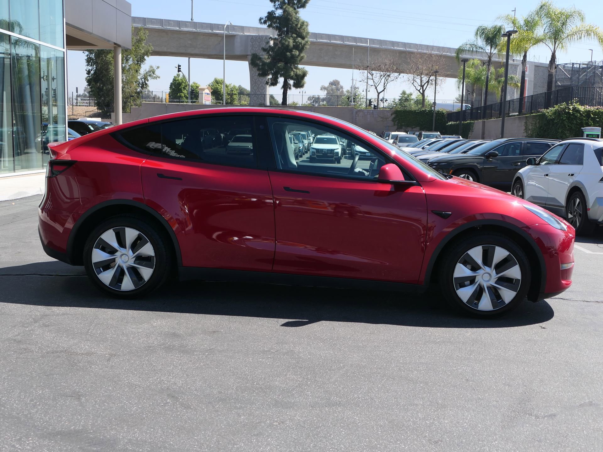 Used 2023 Tesla Model Y Long Range image 2