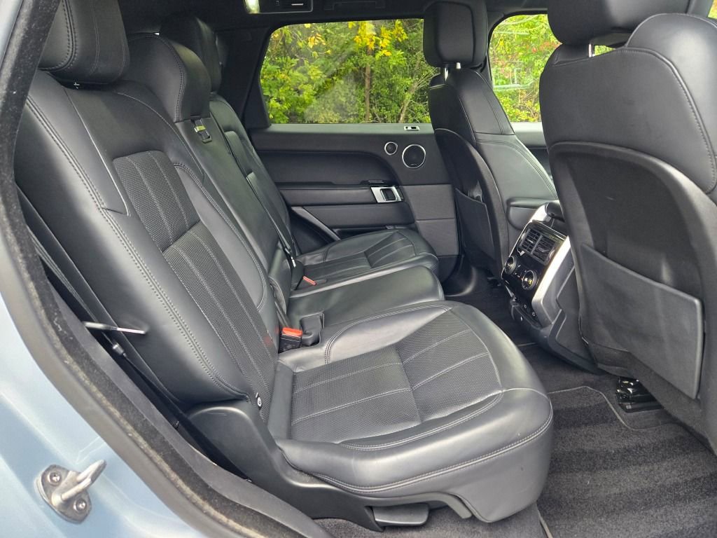 Used 2022 Land Rover Range Rover Sport HSE Silver Edition image 37