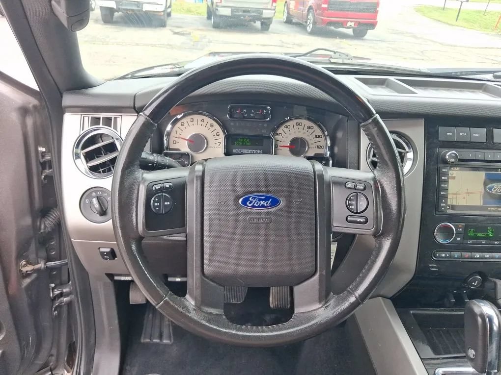 Used 2013 Ford Expedition EL Limited AWD/4WD image 17