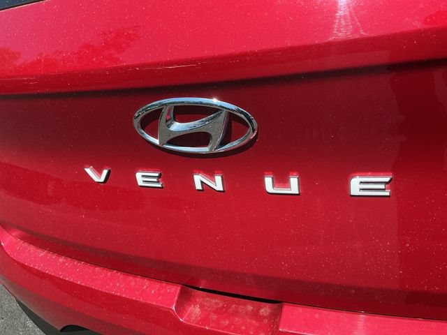 Used 2022 Hyundai Venue Limited FWD image 30