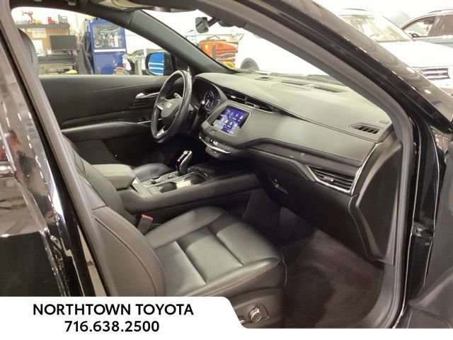 Used 2023 Cadillac XT4 Sport w/ Cold Weather Package AWD/4WD image 9