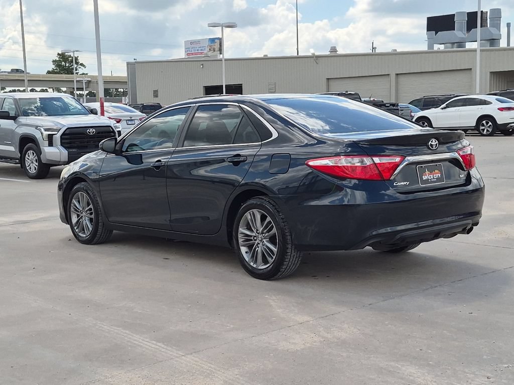 Used 2017 Toyota Camry SE FWD image 4