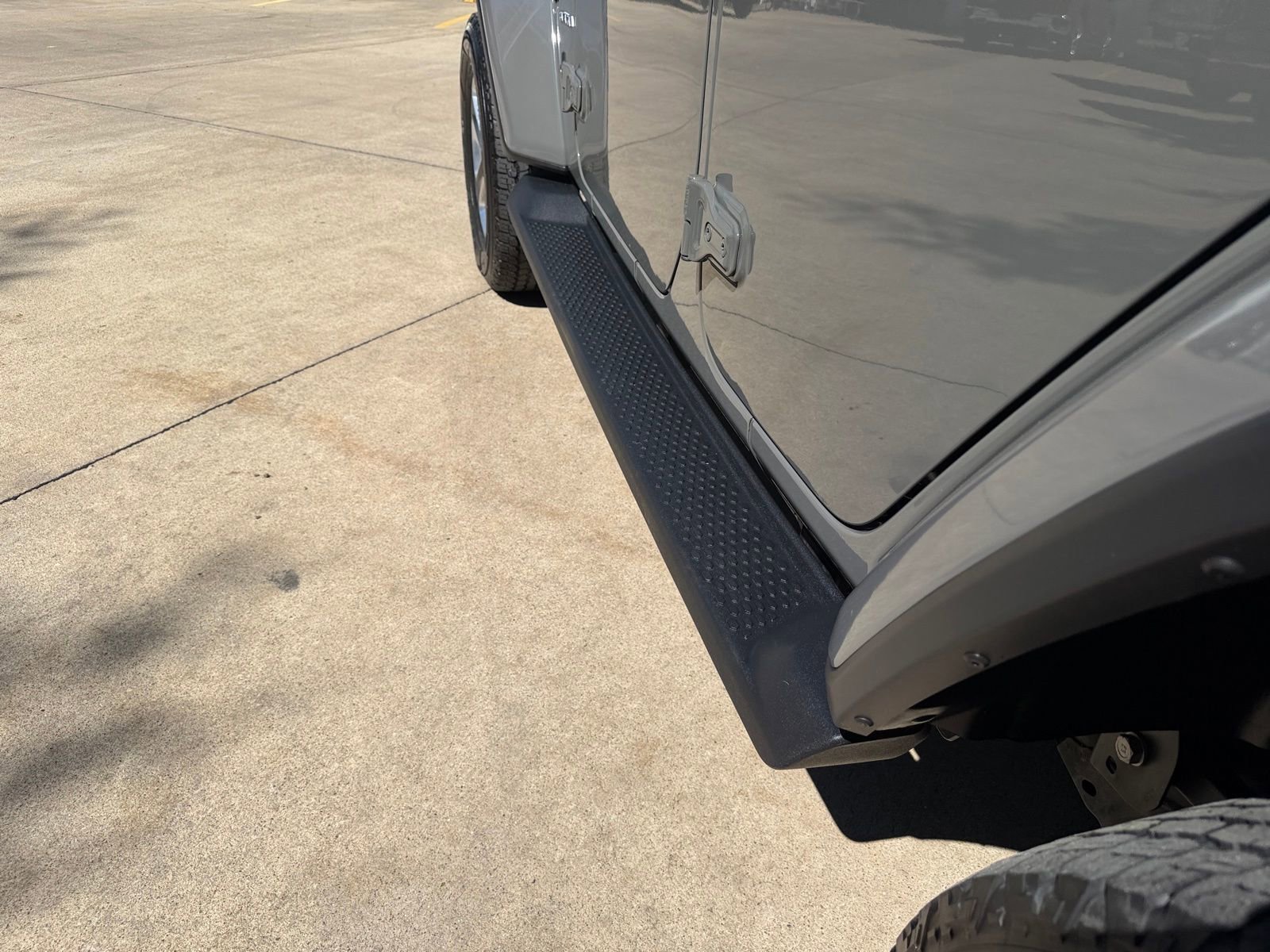 Used 2020 Jeep Wrangler Unlimited Sahara AWD/4WD image 36