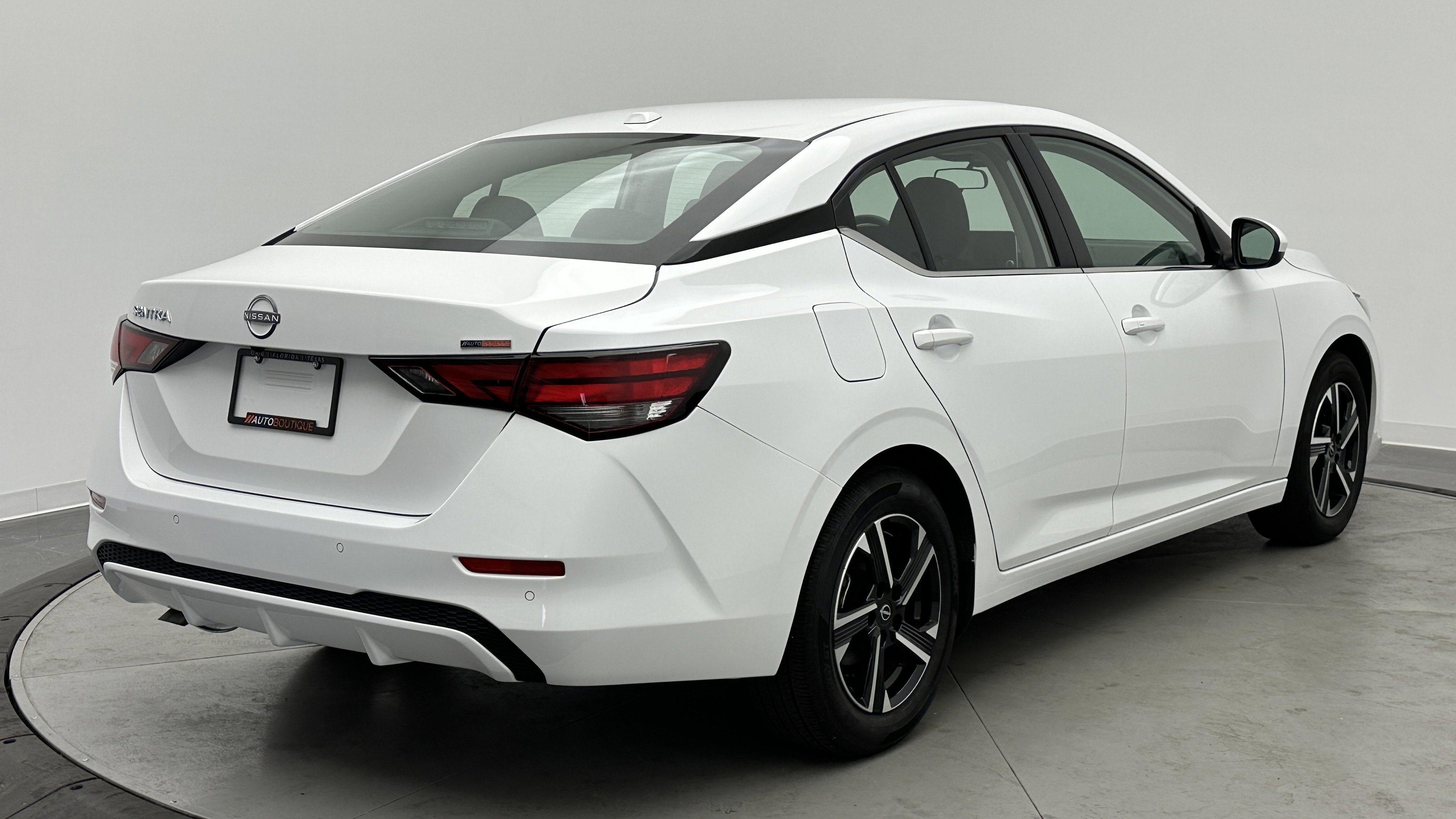 Used 2025 Nissan Sentra SV image 7