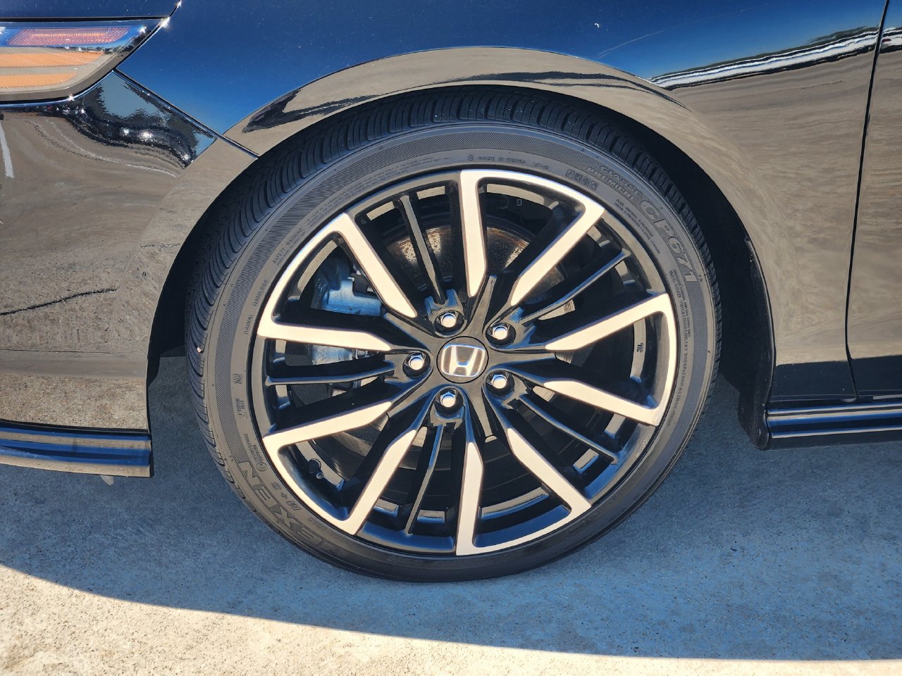 Used 2023 Honda Accord Touring image 11