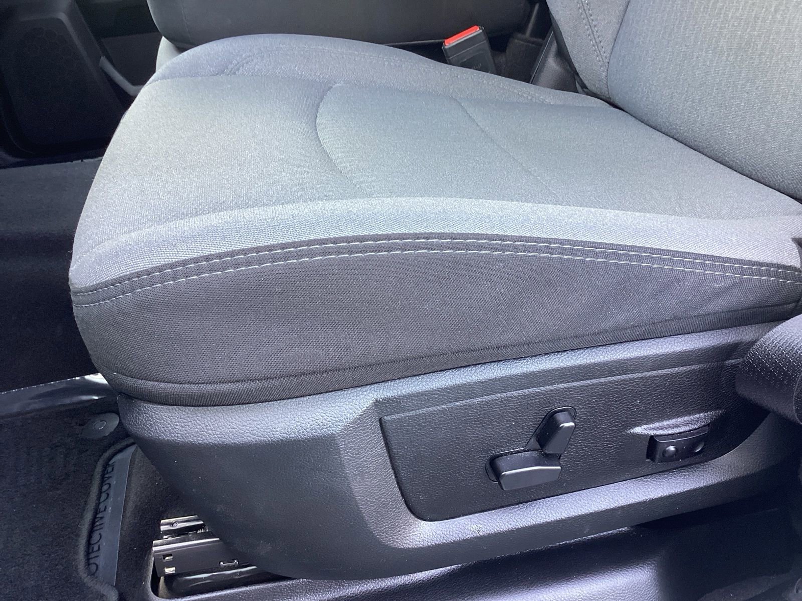 Used 2024 RAM 2500 Big Horn AWD/4WD image 13