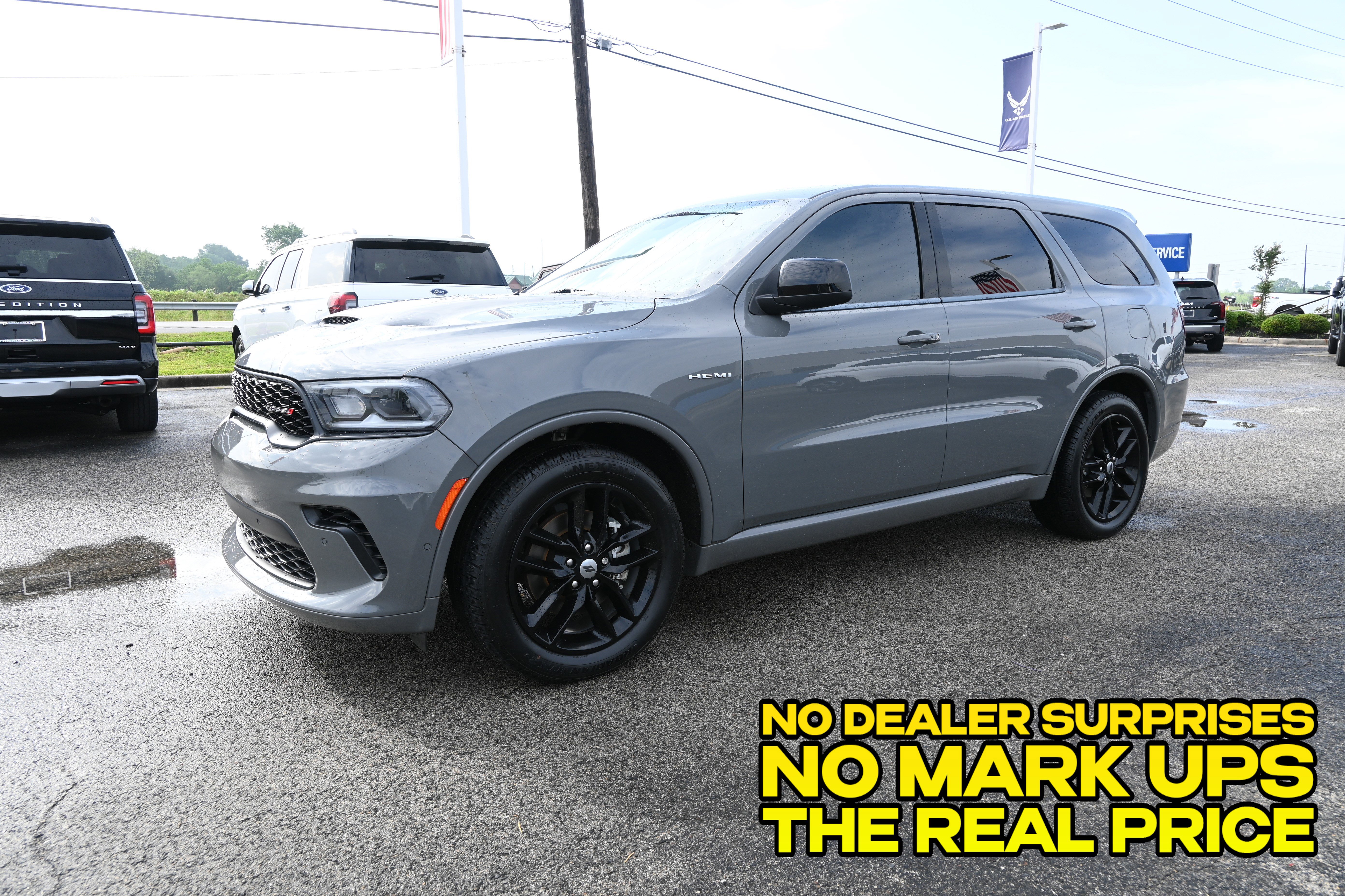 Used 2023 Dodge Durango R/T RWD image 7