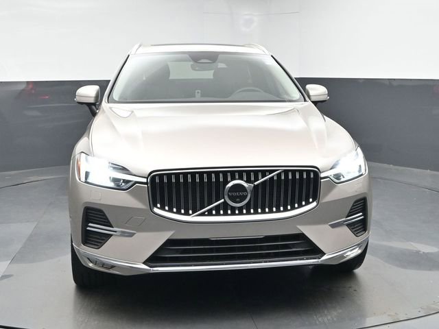 Used 2023 Volvo XC60 B5 Plus w/ Protection Package Premier image 2