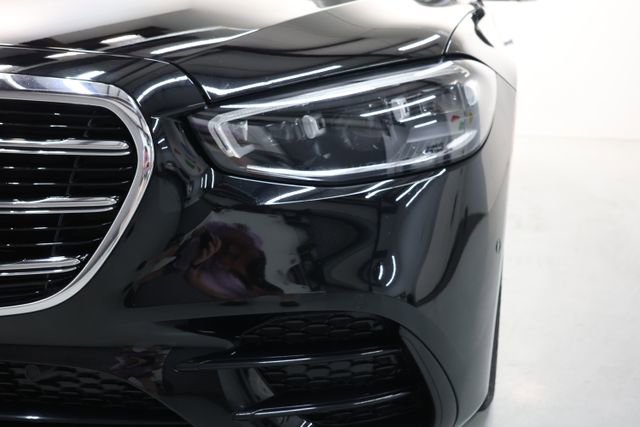 Used 2022 Mercedes-Benz S 580 4MATIC Sedan w/ AMG Line Package image 86