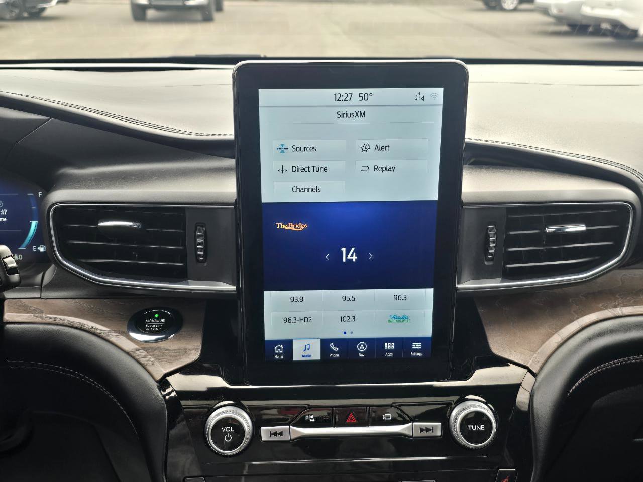 Used 2021 Ford Explorer Platinum w/ Equipment Group 601A AWD/4WD image 9