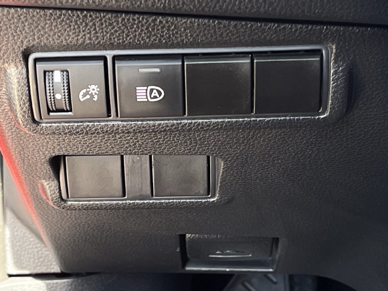 Used 2025 Toyota Corolla Cross LE FWD image 20