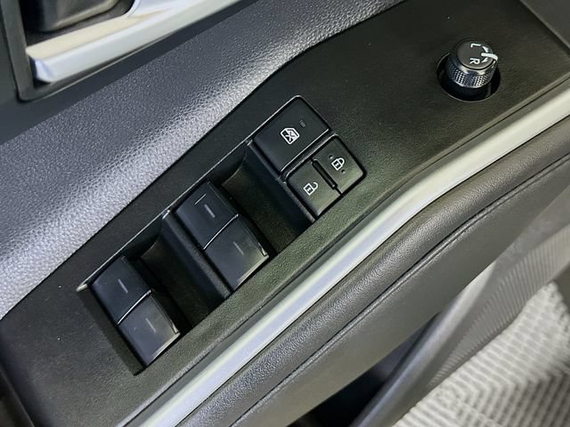 Certified 2025 Toyota Highlander XLE FWD image 21