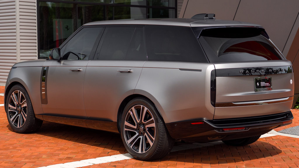 Used 2023 Land Rover Range Rover SV AWD/4WD image 5