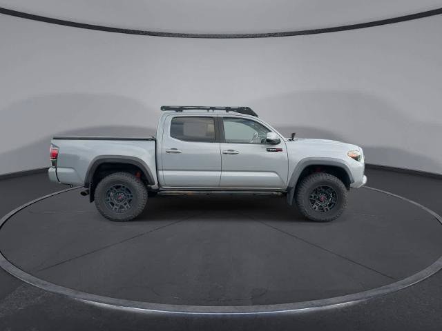 Used 2017 Toyota Tacoma TRD Pro AWD/4WD image 2