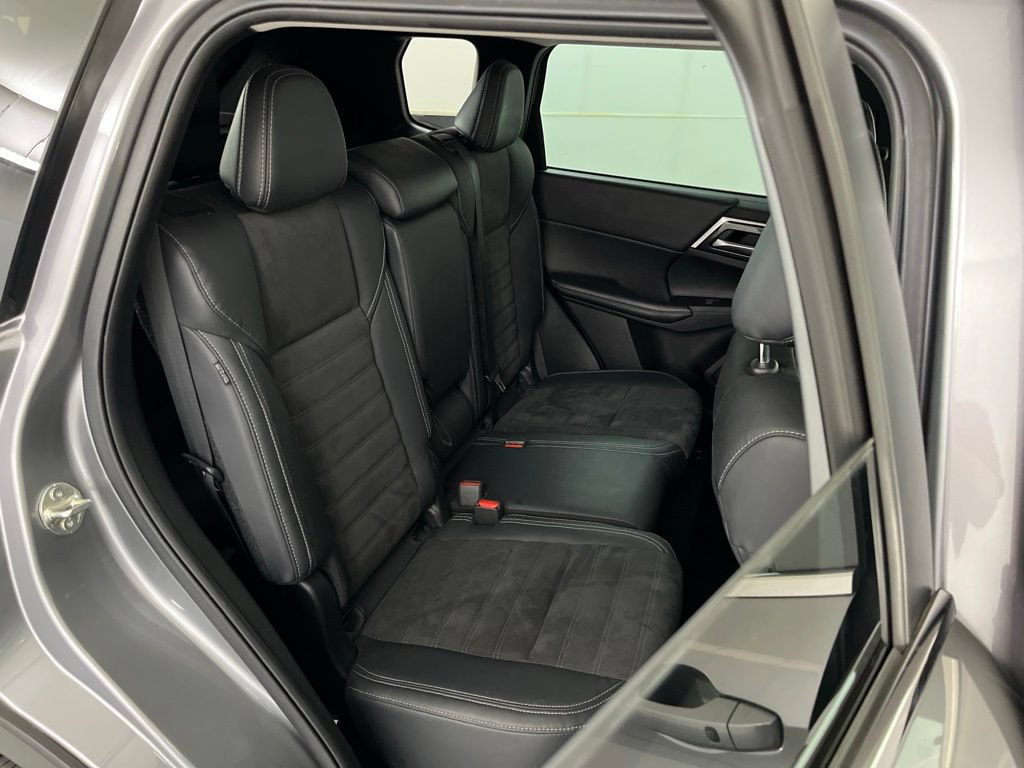 Used 2023 Mitsubishi Outlander SE FWD image 20