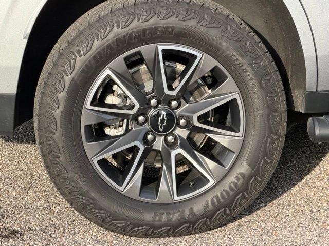 Used 2024 Chevrolet Tahoe Z71 w/ Luxury Package AWD/4WD image 10