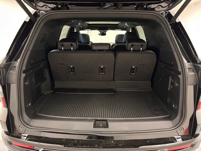 New 2026 Chevrolet Traverse RS w/ LPO, Floor Liner Package FWD image 23