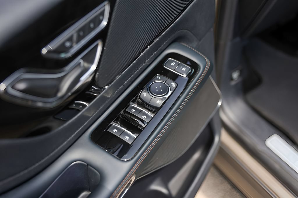 Used 2025 Lincoln Aviator 2WD image 21