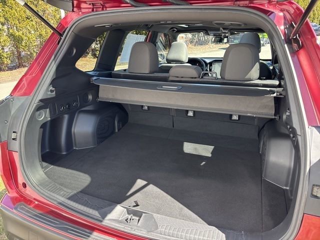 Used 2025 Subaru Forester Premium AWD/4WD image 16