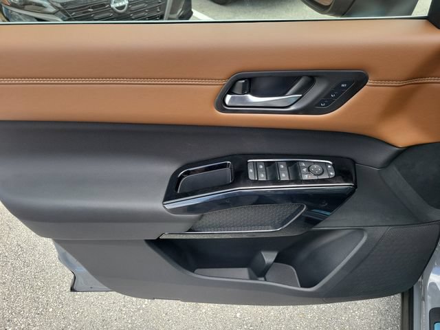 New 2026 Nissan Pathfinder Platinum AWD/4WD image 18