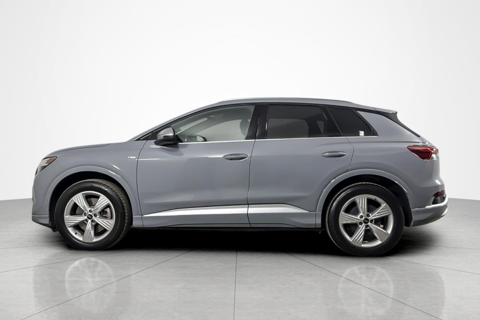 Used 2023 Audi Q4 e-tron Prestige AWD/4WD video 2