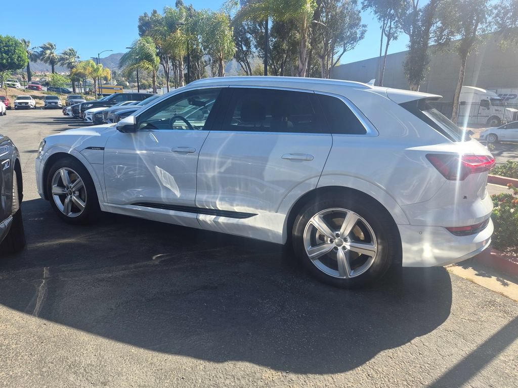 Used 2019 Audi e-tron Premium Plus AWD/4WD image 4