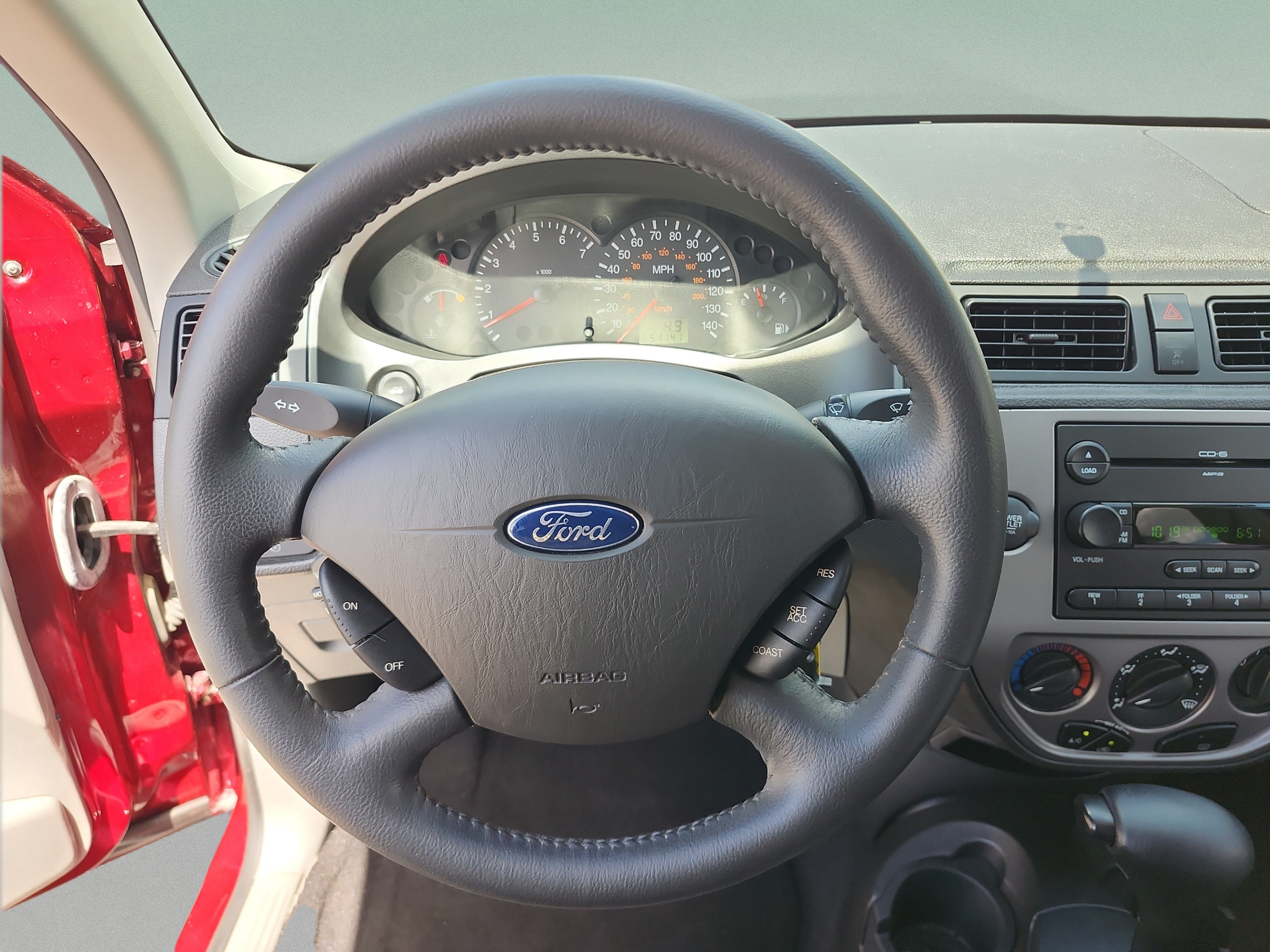 Used 2006 Ford Focus ZX5 Hatchback FWD image 9