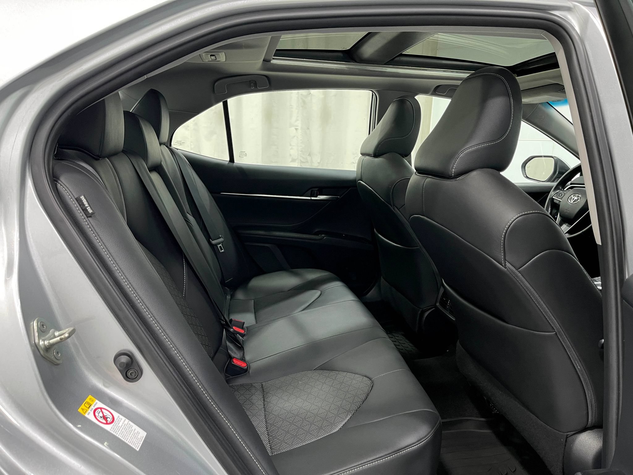 Used 2018 Toyota Camry XSE FWD image 29