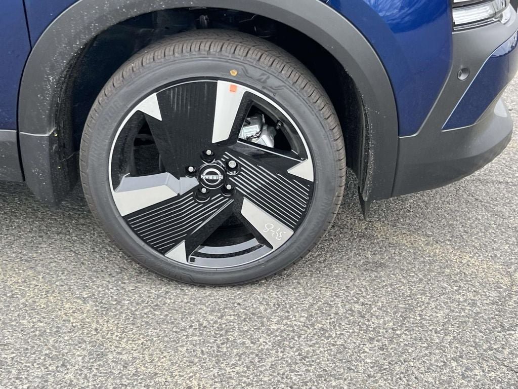 New 2026 Nissan Kicks SR w/ Cold Weather Package AWD/4WD image 7