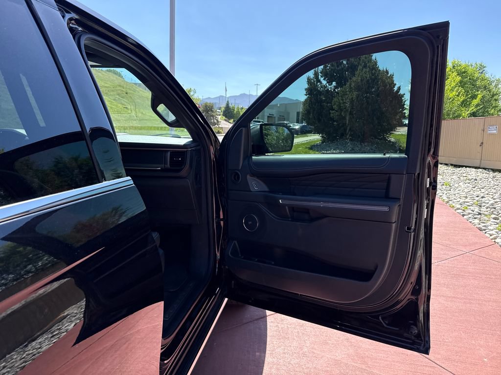 Used 2024 Ford Expedition Max Platinum AWD/4WD image 30