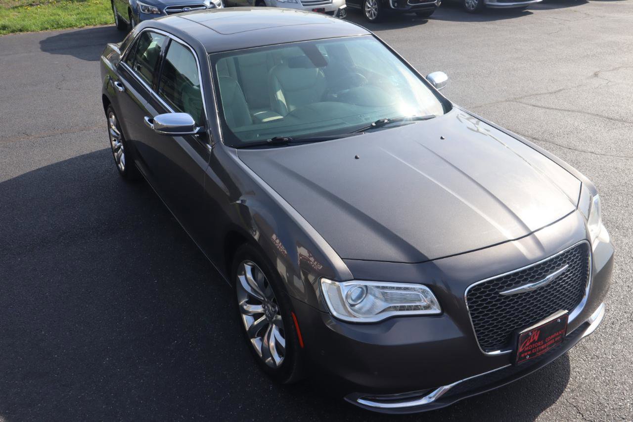 Used 2015 Chrysler 300 C w/ Light Group image 12