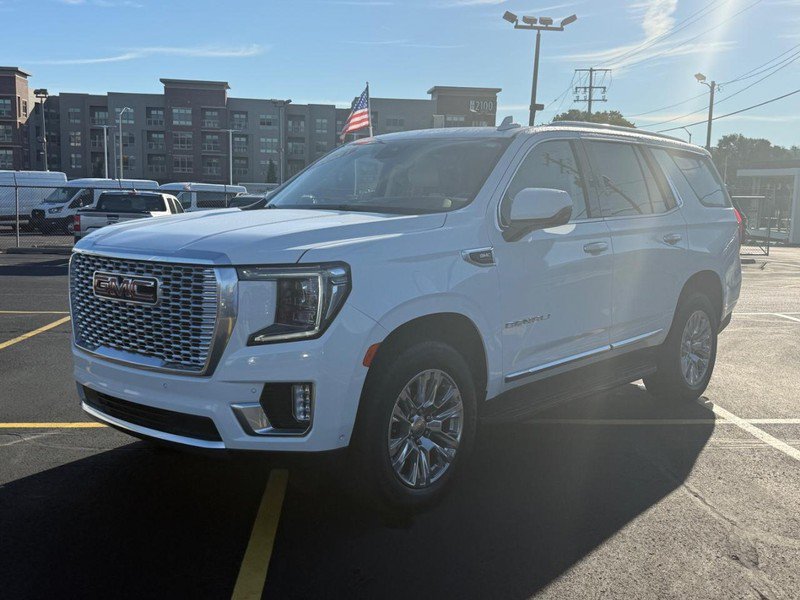 Used 2024 GMC Yukon Denali w/ Advanced Technology Package AWD/4WD image 11