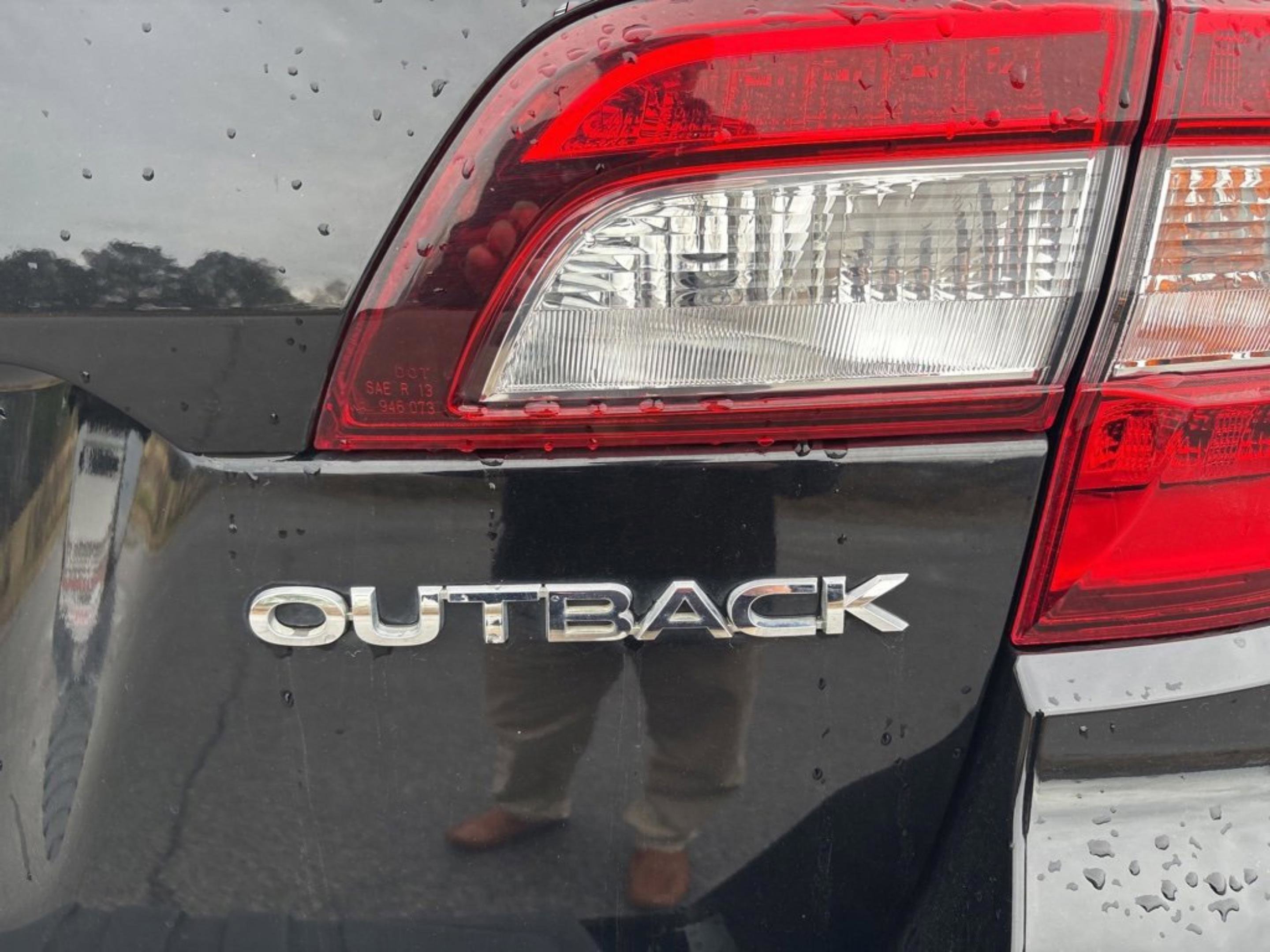 Used 2018 Subaru Outback 2.5i Limited image 30