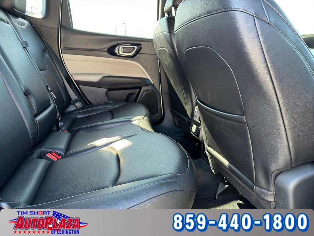 Used 2025 Jeep Compass Limited image 45