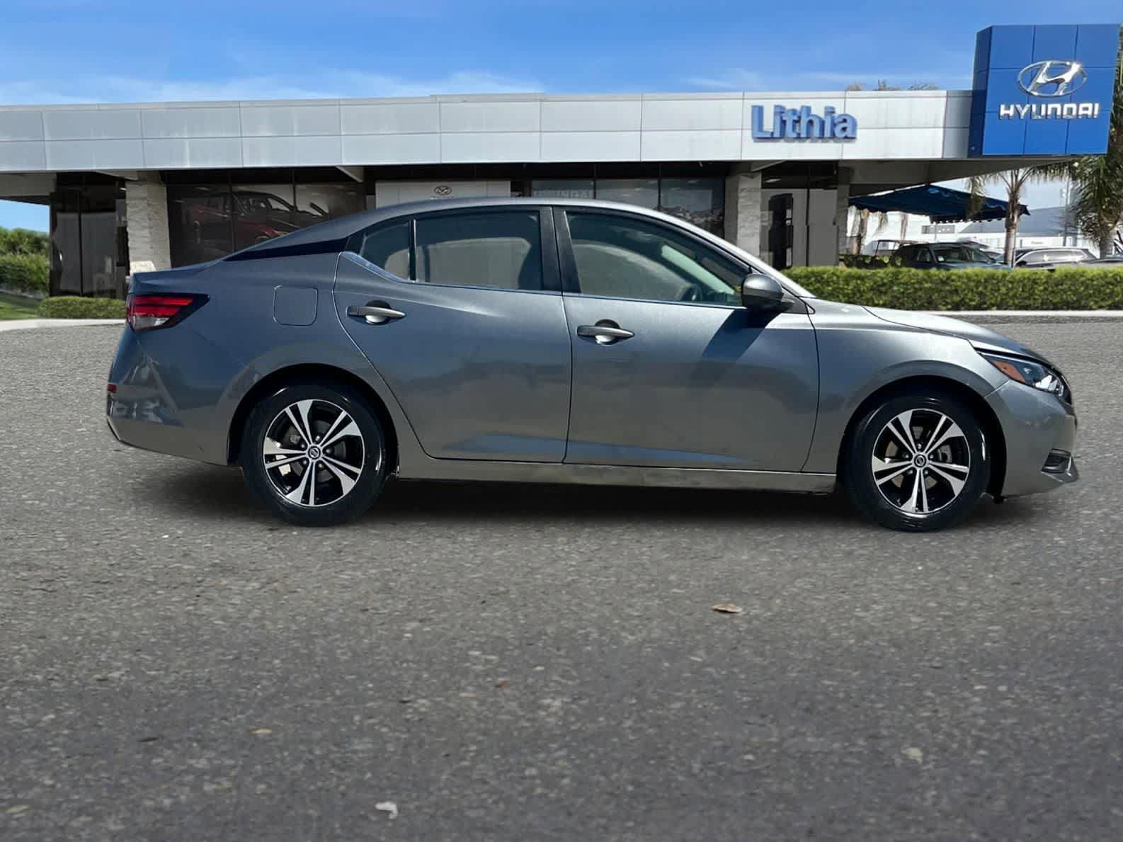 Used 2022 Nissan Sentra SV FWD image 9