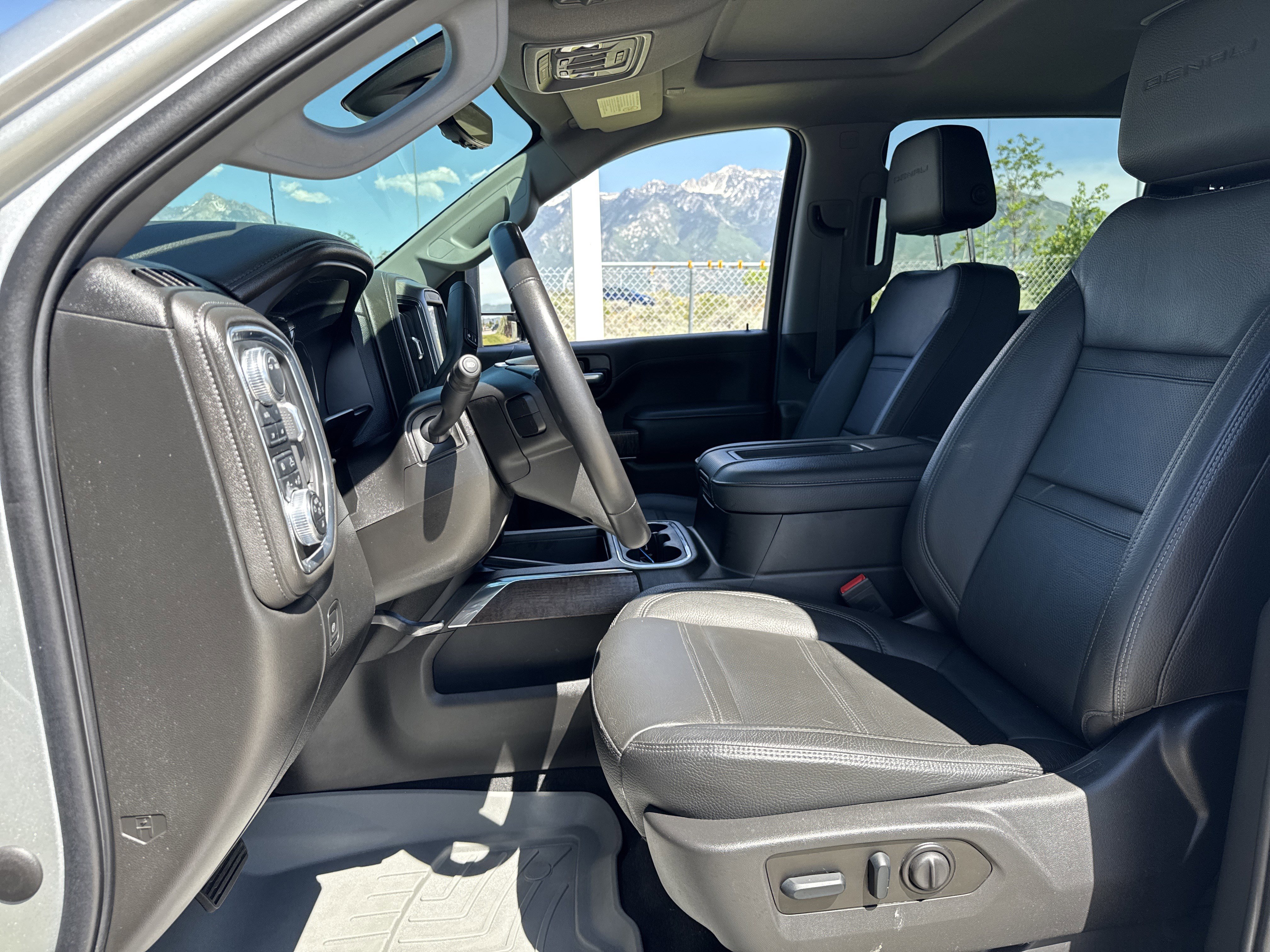 Used 2022 GMC Sierra 2500 Denali w/ Denali Ultimate Package AWD/4WD image 19
