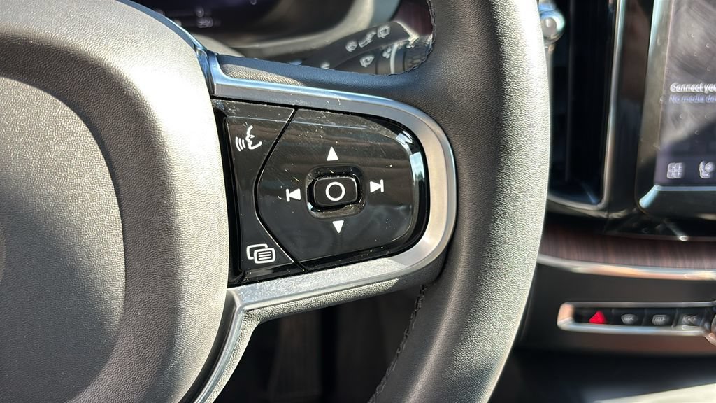 Used 2023 Volvo XC60 T8 Plus w/ Climate Package AWD/4WD image 17