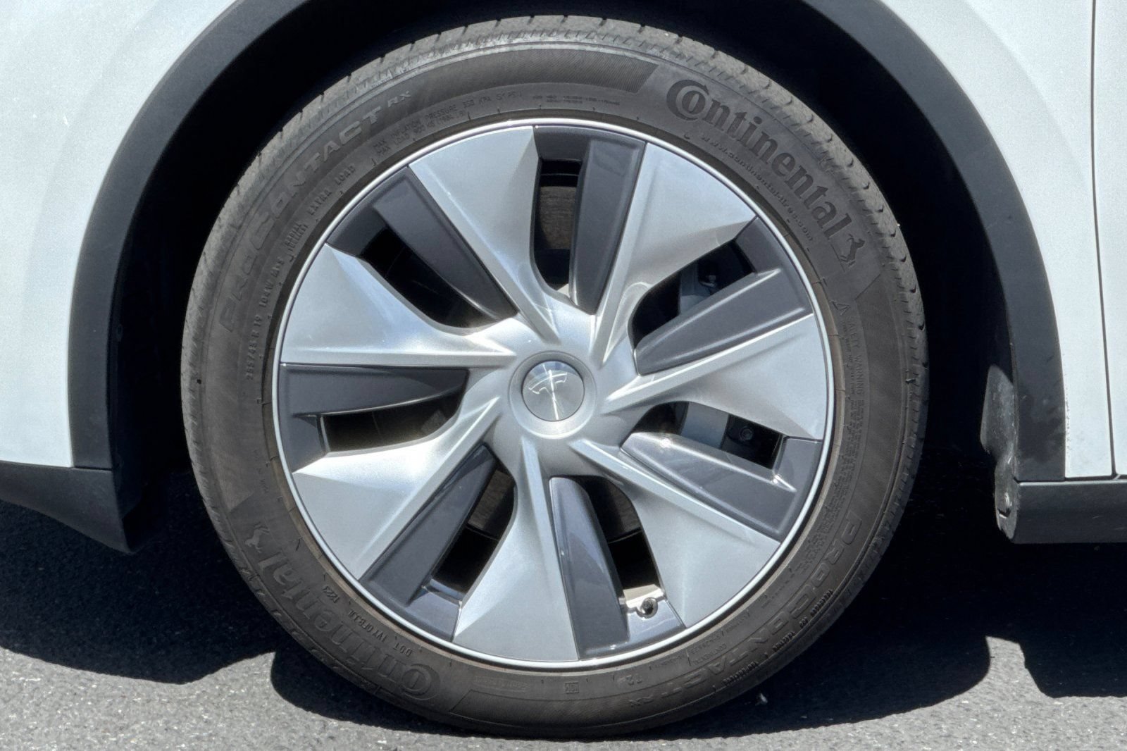Used 2023 Tesla Model Y Long Range AWD/4WD image 42