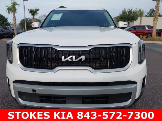 Used 2023 Kia Telluride EX w/ EX Captain's Chair Package image 3