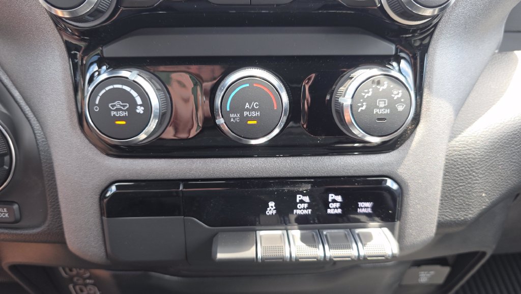 New 2026 RAM 1500 Warlock AWD/4WD image 33